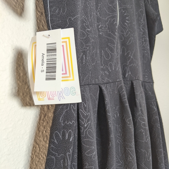 BLACK LulaRoe Amelia (S) - Picture 3 of 7